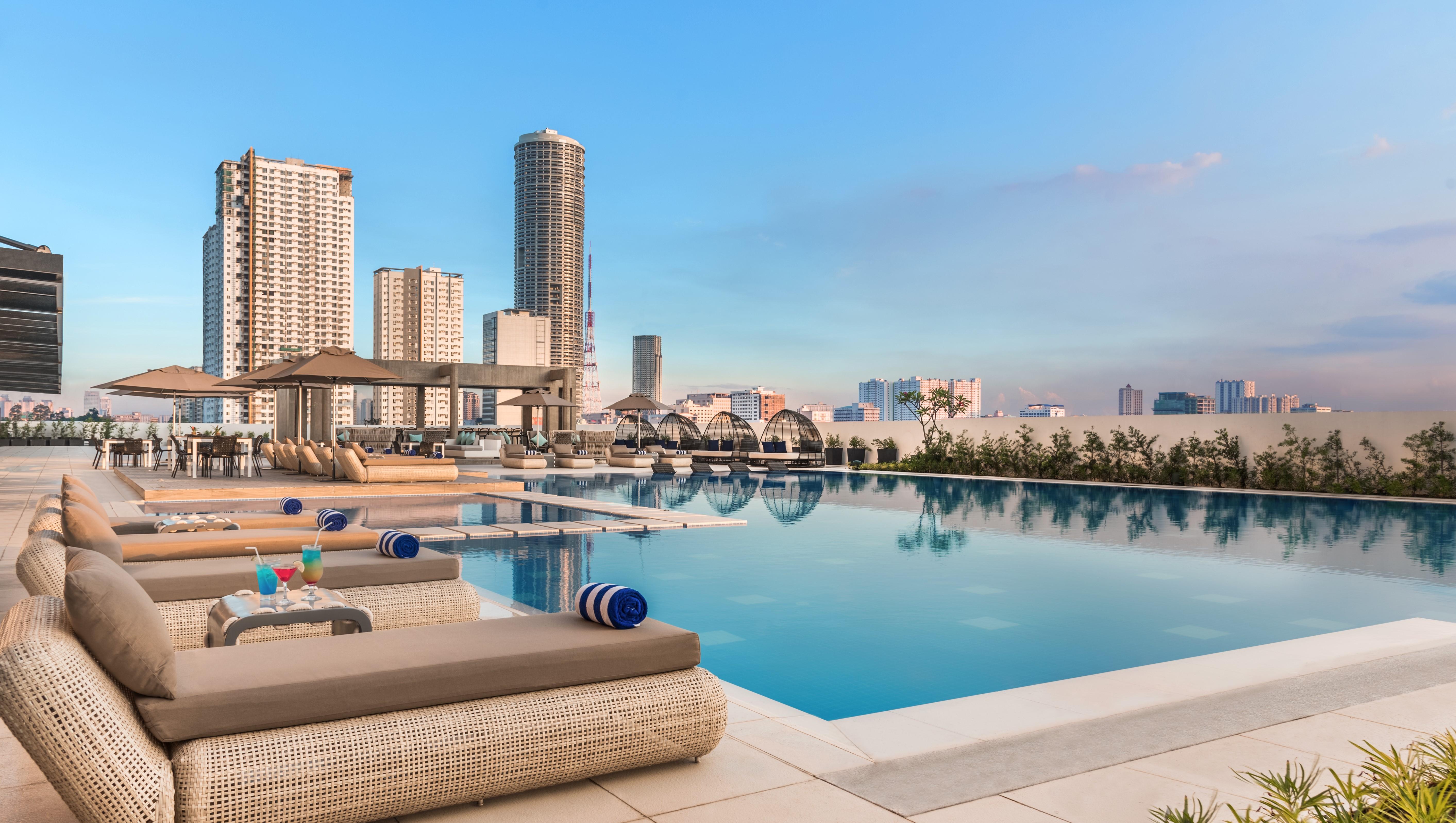 فندق سيدا، فيرتيس نورث كويزون سيتي المظهر الخارجي الصورة The Infinity Pool at the 10th floor of the hotel