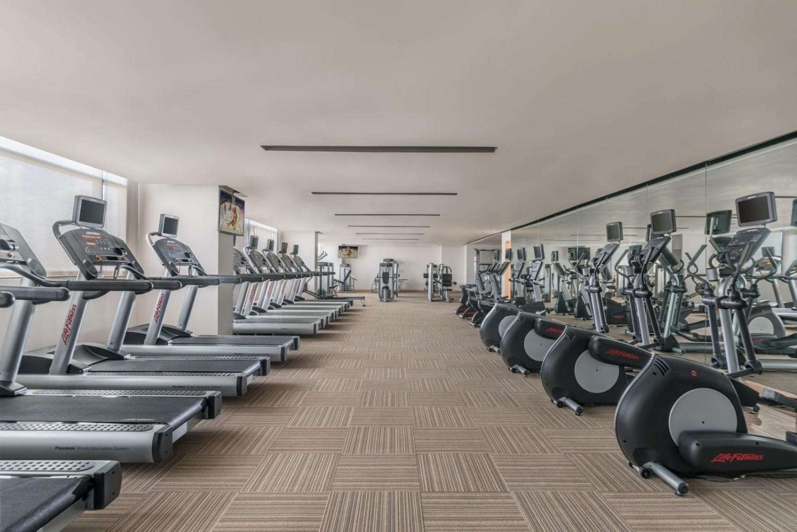 فندق سيدا، فيرتيس نورث كويزون سيتي المظهر الخارجي الصورة The gym at the hotel